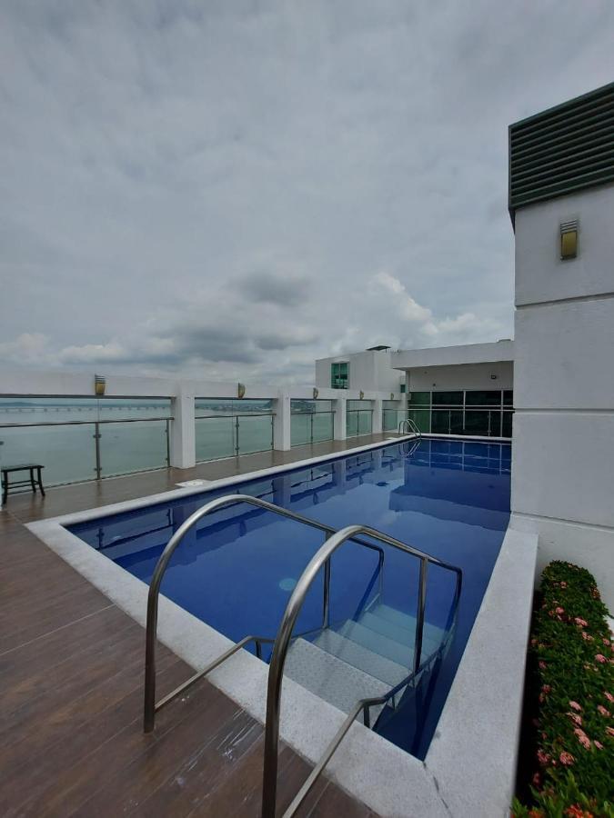 Apartamento Vista Al Rio Puerto Santana Riverfront 1 Guayaquil Zewnętrze zdjęcie