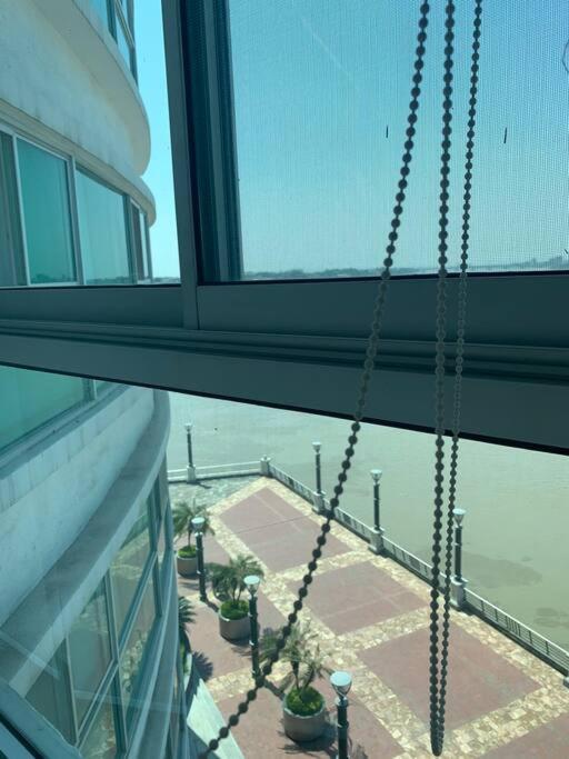 Apartamento Vista Al Rio Puerto Santana Riverfront 1 Guayaquil Zewnętrze zdjęcie